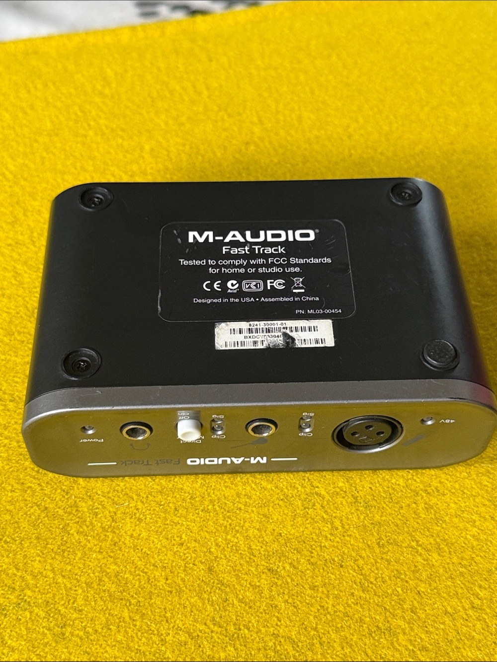 Fast Track USB Audio Interface - Black - Picture 2 of 5